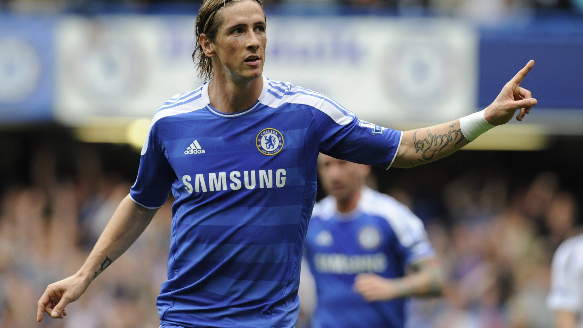 梅西意外离开巴塞罗那，引发转会市场动荡，梅西离开巴萨热搜