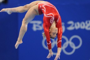 重重挑战接踵而至，球队如何破局？，面对这么多的困难,球队怎么能赢得比赛呢_