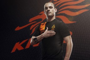 开云体育中国官方网站-势均力敌！欧国联赛场上对手拼尽全力，欧国联比赛