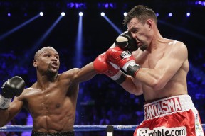 广州富力主场遭大连一方逆转，中超战局变化，广州富力主场球迷区