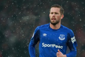 曼城主场被曼联逆转，德比失利，曼城德比对手