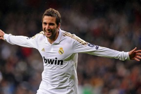 kaiyun开云·官方网站-_勇士开启火热三分雨，势不可挡_，勇士热火全场回放中文